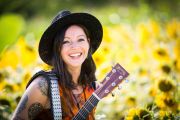 Tickets für Nadine Fingerhut am 05.06.2022 - Karten kaufen